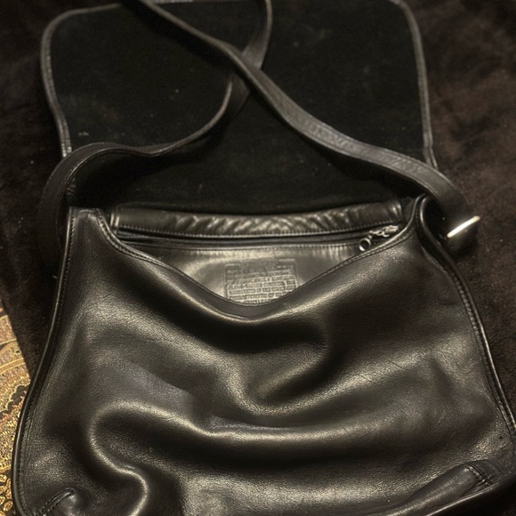 Gorgeous all leather black Crossbody - Picture 2 of 6